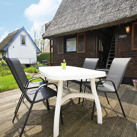 Rustikales Bootshaus Fuer 4 Personen In Ferienhaus Teterow
