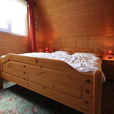 Rustikales Bootshaus Fuer 4 Personen In *